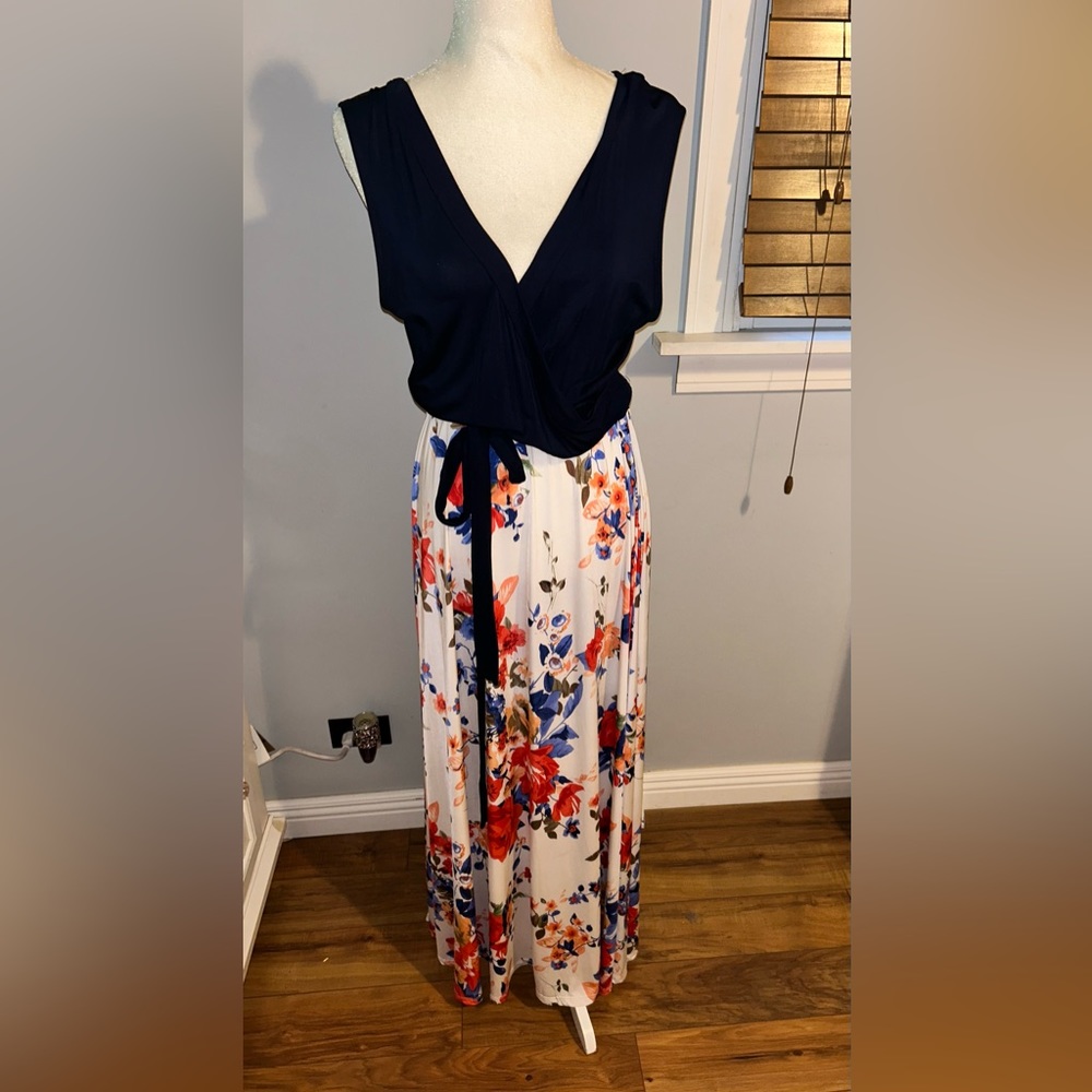 On Trend Navy Floral Faux Wrap Maxi Dress Size Large (12-14) EUC